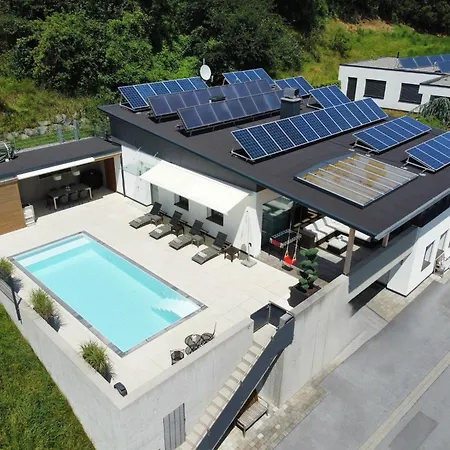 Dom wakacyjny In Tyrol With Pool Stanz Bei Landeck